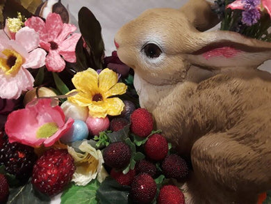 BUNNY'S GARDEN - Center piece