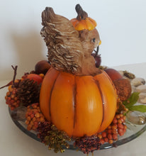 FALL SQUIRREL- Be Thankful