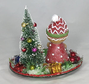 CHRISTMAS GINGERBREAD-LADY- w/Christmas Tree