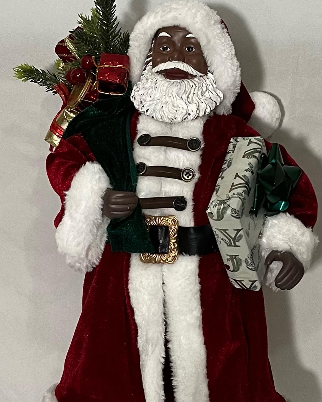 CHRISTMAS -Santa with gifts