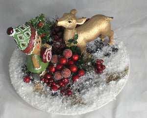 CHRISTMAS GINGERBREAD-LADY  w/ Golden Reindeer